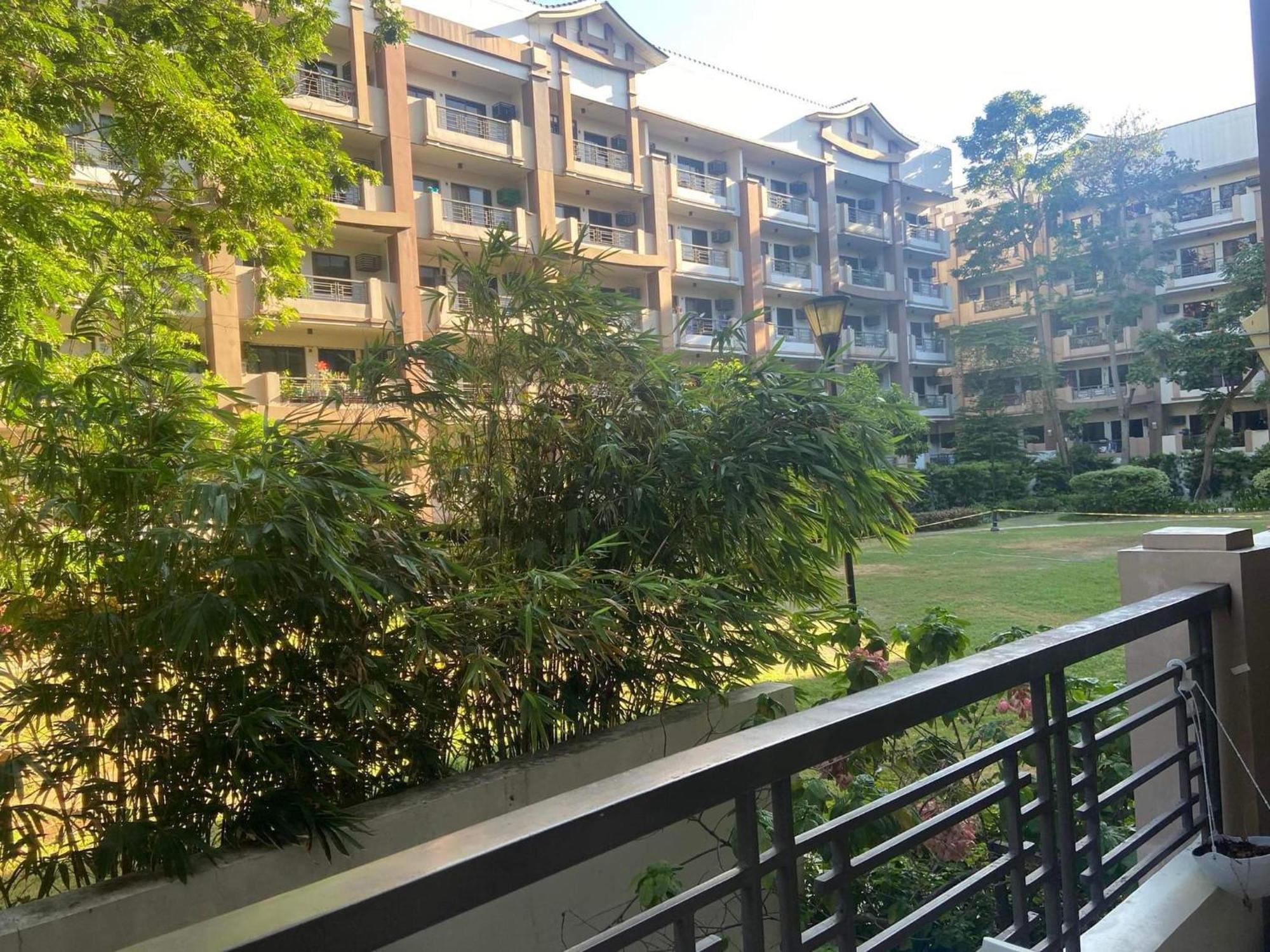 Rhapsody Residences Paranaque City Экстерьер фото